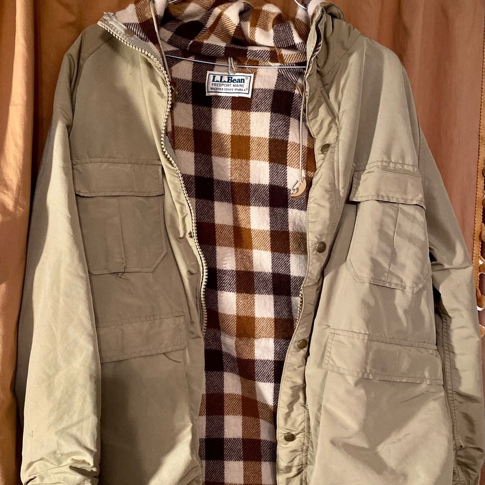 Men’s large tan wool LL. Bean jacket. Good condition